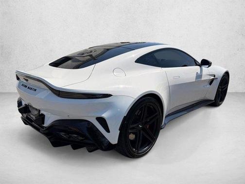 Lunar White 2025 Aston Martin Vantage Base