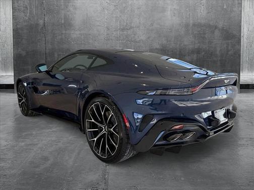 2025 Aston Martin Vantage Base