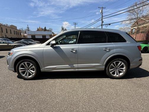 Satellite Silver Metallic 2025 Audi Q7 55 Premium Plus
