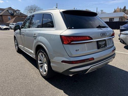 Satellite Silver Metallic 2025 Audi Q7 55 Premium Plus