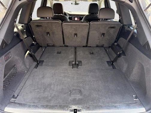 Satellite Silver Metallic 2025 Audi Q7 55 Premium Plus