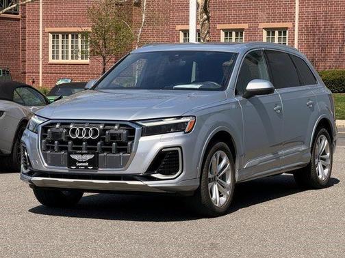 Satellite Silver Metallic 2025 Audi Q7 55 Premium Plus