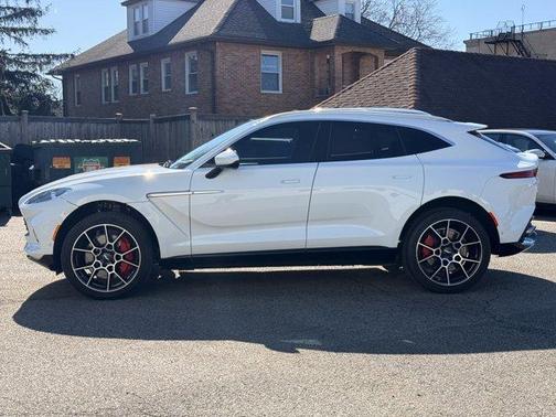 Lunar White 2021 Aston Martin DBX Base