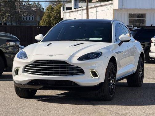 Lunar White 2021 Aston Martin DBX Base
