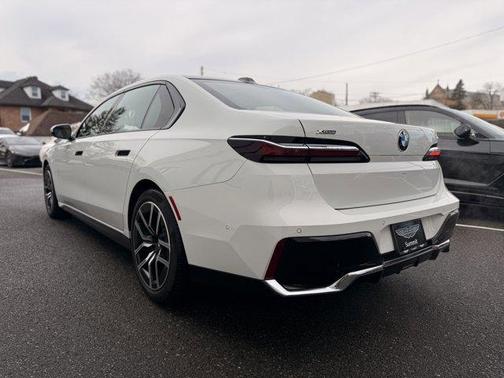 2025 BMW 740 i xDrive