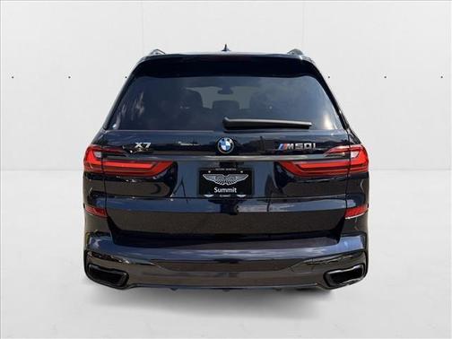 2021 BMW X7 M50i