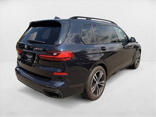 2021 BMW X7 M50i