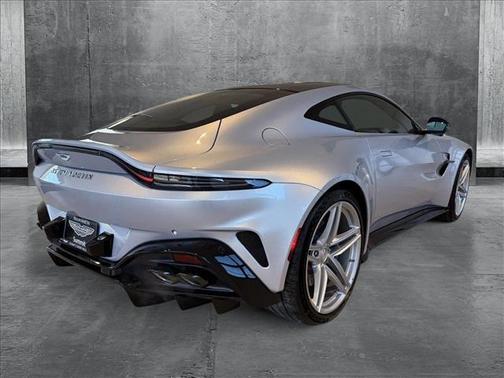 2025 Aston Martin Vantage Base
