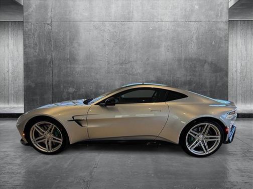 2025 Aston Martin Vantage Base