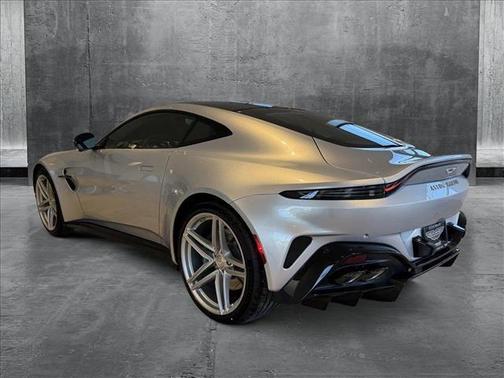 2025 Aston Martin Vantage Base