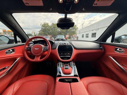 2021 Aston Martin DBX Base