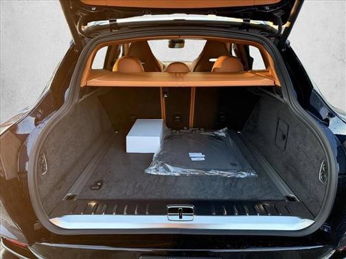 2026 Aston Martin DBX 707