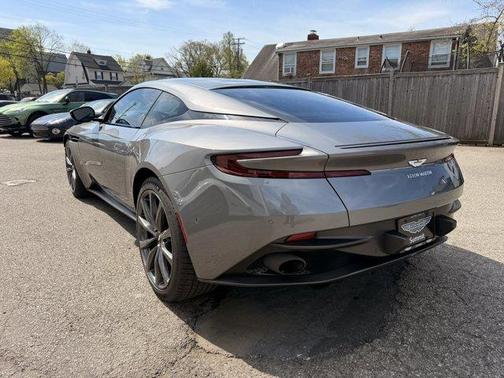 Hammerhead Silver 2018 Aston Martin DB11 V12