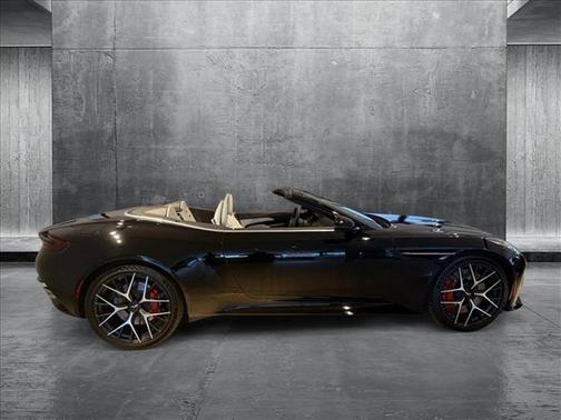 2025 Aston Martin DB12 Volante