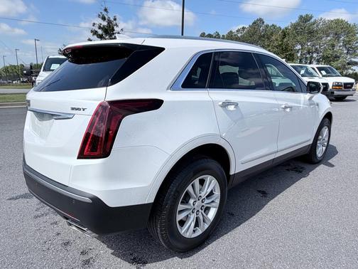 Crystal White Tri-Coat 2023 Cadillac XT5 Luxury