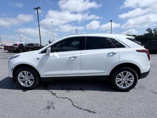 Crystal White Tri-Coat 2023 Cadillac XT5 Luxury