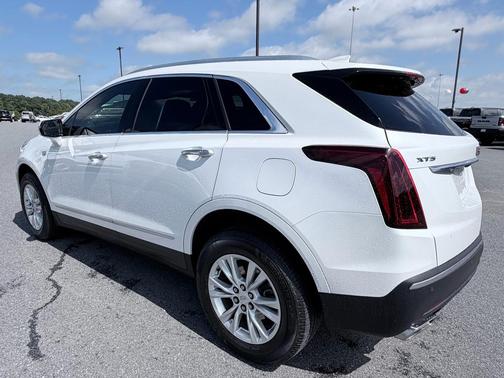 Crystal White Tri-Coat 2023 Cadillac XT5 Luxury