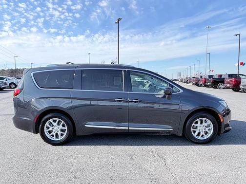 2020 Chrysler Pacifica Touring-L