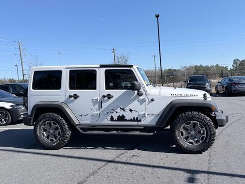 Bright White Clearcoat 2014 Jeep Wrangler Unlimited Rubicon