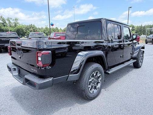 Black Clearcoat 2026 Jeep Gladiator Sport