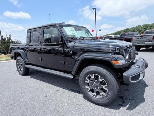 Black Clearcoat 2026 Jeep Gladiator Sport