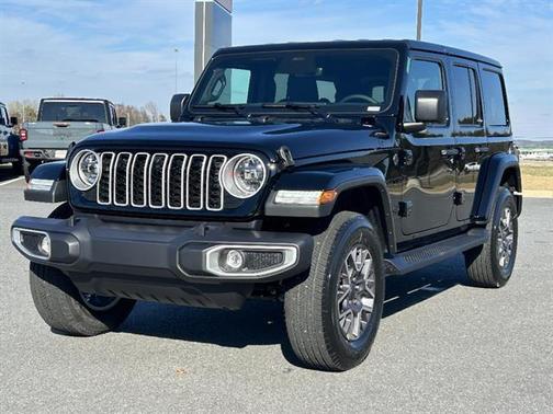 Black Clearcoat 2026 Jeep Wrangler Sahara