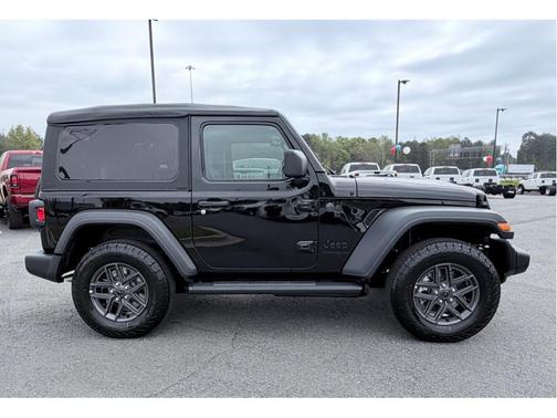 Black Clearcoat 2026 Jeep Wrangler Sport