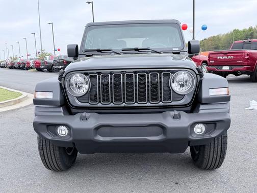Black Clearcoat 2026 Jeep Wrangler Sport