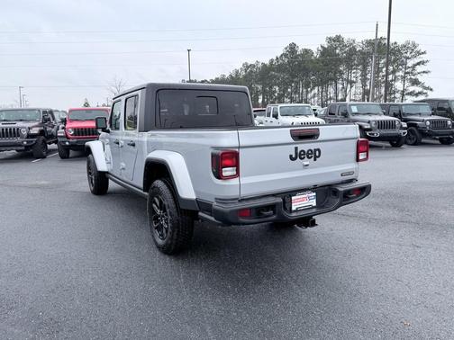 2023 Jeep Gladiator Sport