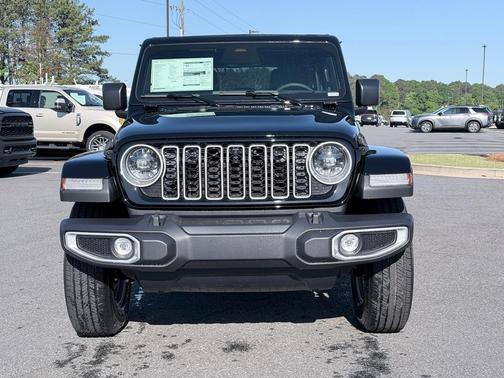 Black Clearcoat 2026 Jeep Wrangler Sahara