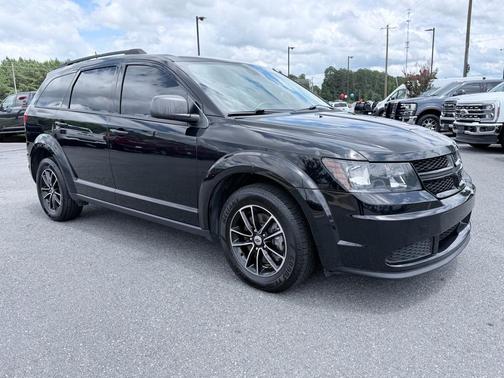Pitch Black Clearcoat 2018 Dodge Journey SE