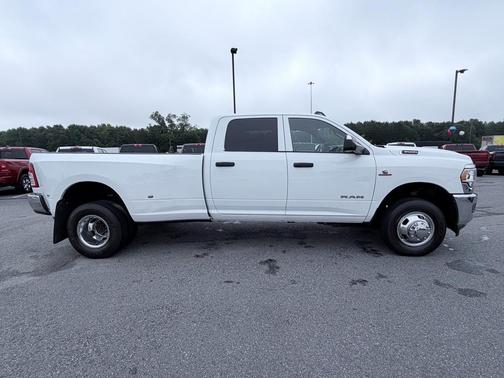 Bright White Clearcoat 2021 RAM 3500 Tradesman