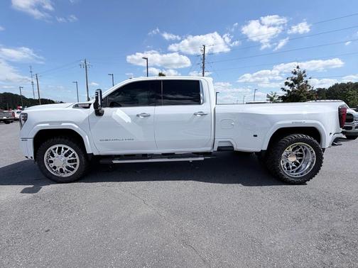 Summit White 2025 GMC Sierra 3500 Denali