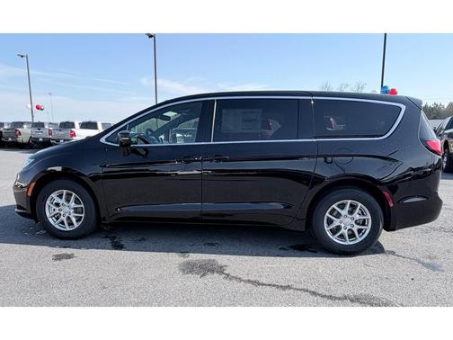 Diamond Black 2026 Chrysler Pacifica Select