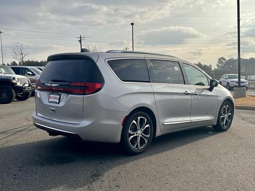 2026 Chrysler Pacifica Pinnacle