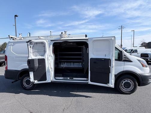 2022 Ford Transit-250 Base