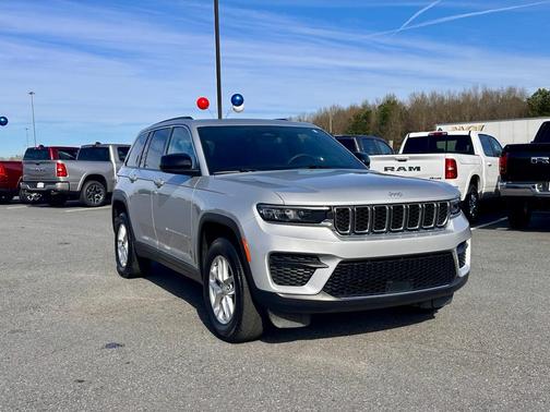 2024 Jeep Grand Cherokee Laredo X