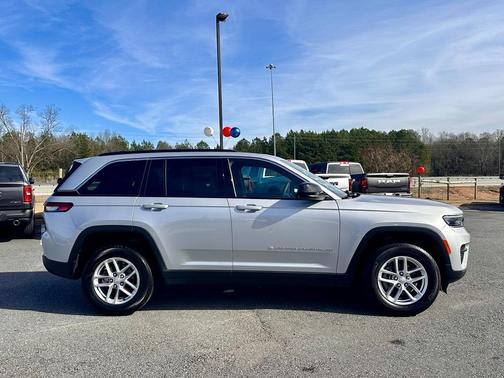 2024 Jeep Grand Cherokee Laredo X