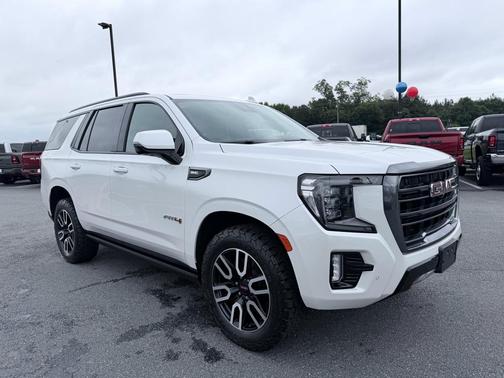 White Frost Tri-Coat 2023 GMC Yukon AT4