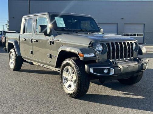 2023 Jeep Gladiator Sport