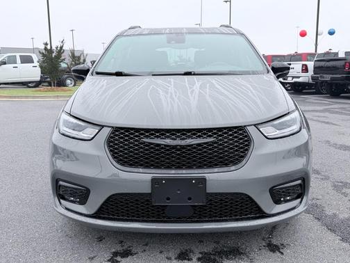 Ceramic Gray Clearcoat 2025 Chrysler Pacifica Limited
