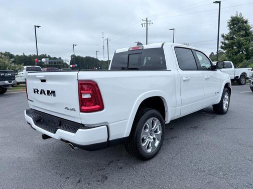 Bright White Clearcoat 2026 RAM 1500 Big Horn