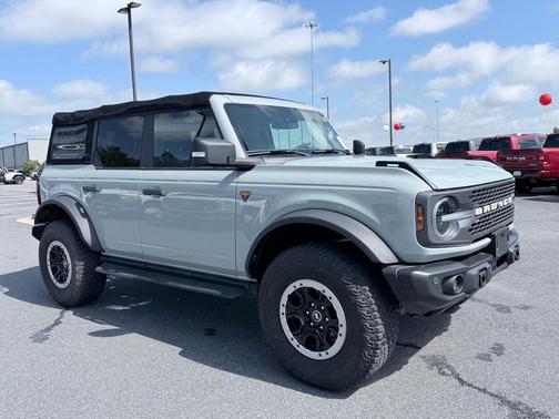 Cactus Green / Gray 2022 Ford Bronco Badlands