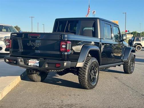 Black Clearcoat 2025 Jeep Gladiator Sport