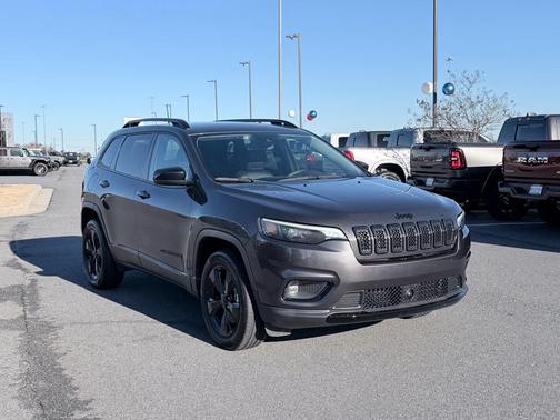 2023 Jeep Cherokee Altitude Lux