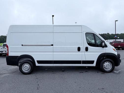 Bright White Clearcoat 2026 RAM ProMaster 2500 High Roof