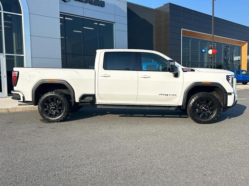 2024 GMC Sierra 2500 AT4