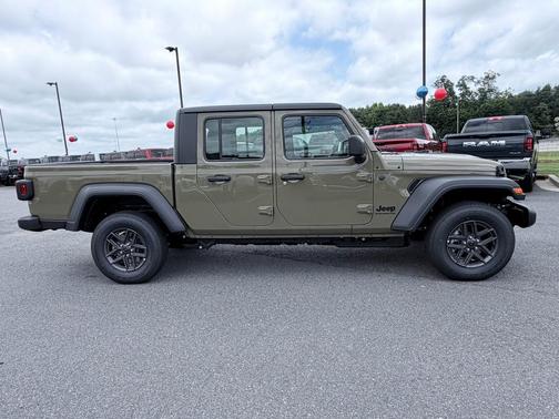 41 2026 Jeep Gladiator Sport