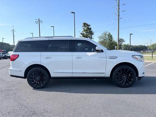 Pristine White 2021 Lincoln Navigator Reserve