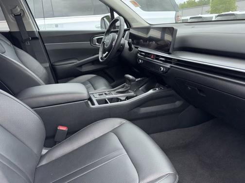 Glacial White Pearl 2025 Kia Sorento S